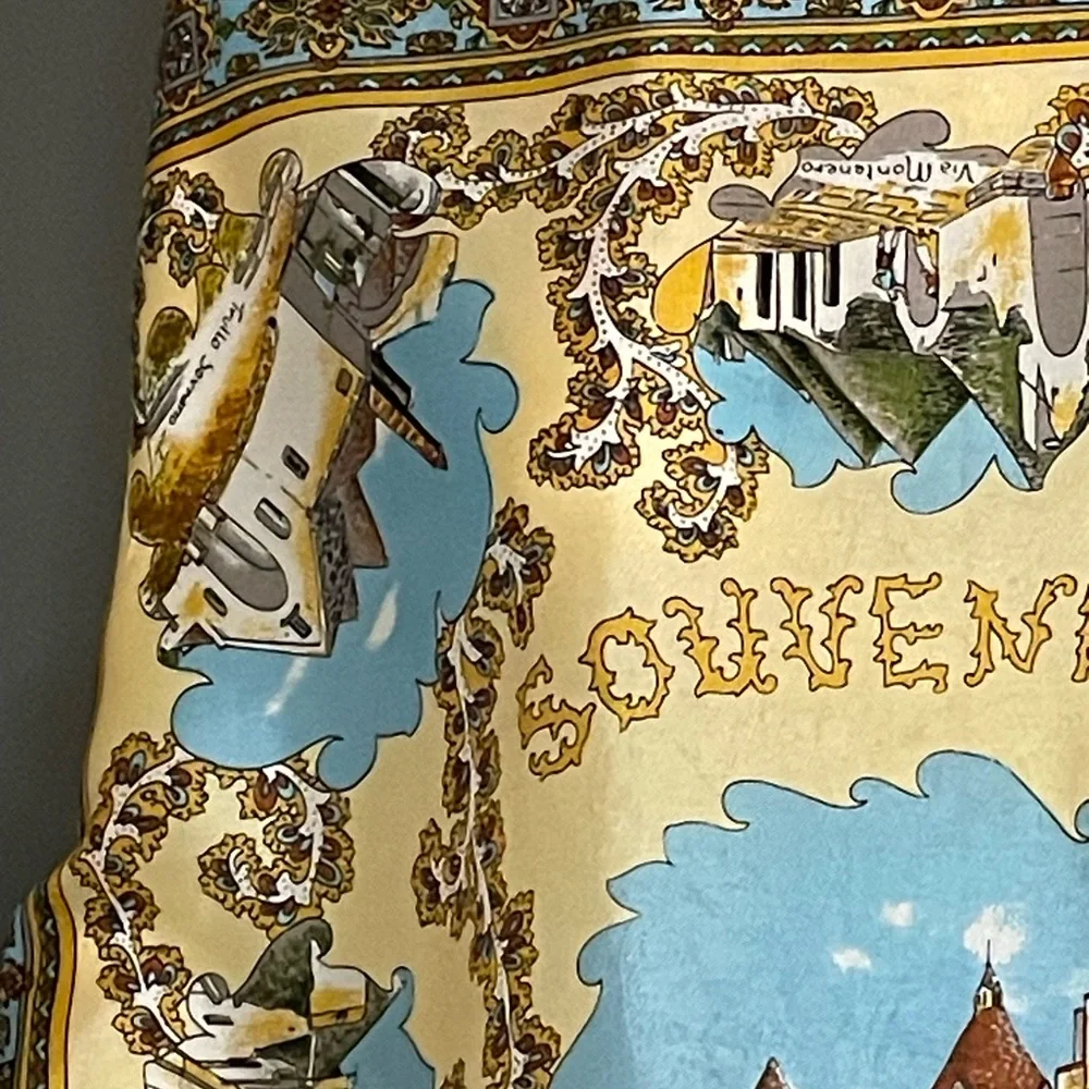Unbranded vintage souvenir